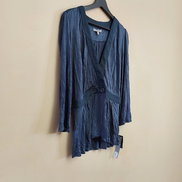 Classiques Entier wrap v neck blouse - Picture 2 of 8